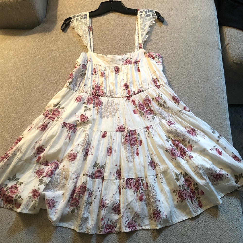 Buyers Los Angela’s boho floral mini dress
